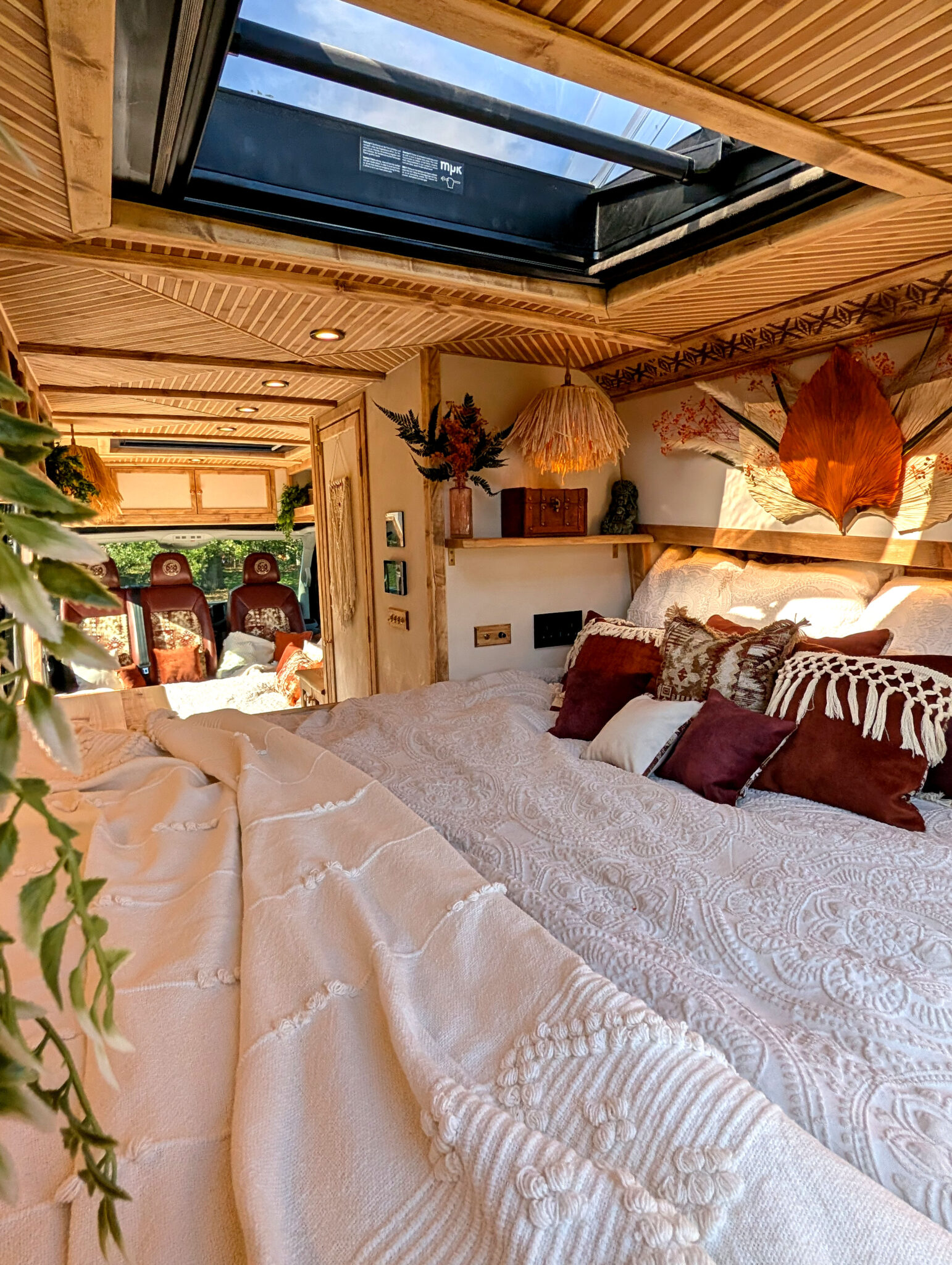 Win Tōnatiuh - The Ultimate 4-Berth Villa on wheels + £2000 cash! - Image 12