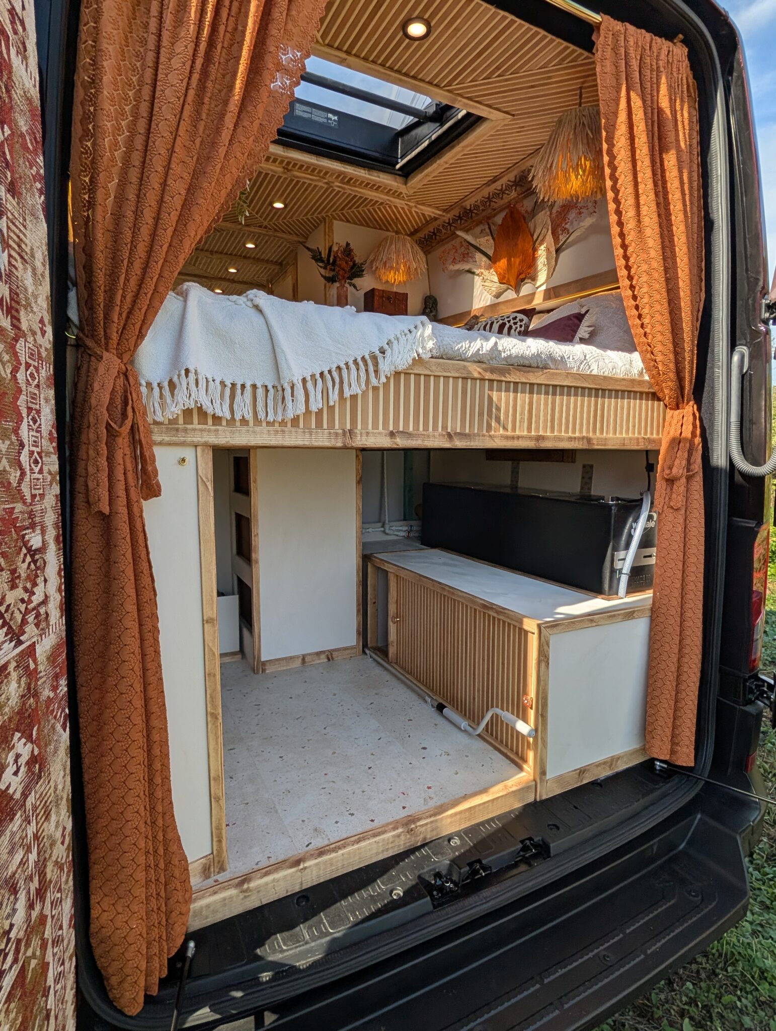 Win Tōnatiuh - The Ultimate 4-Berth Villa on wheels + £2000 cash! - Image 36