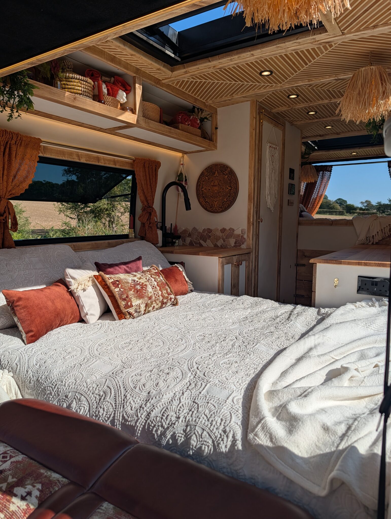 Win Tōnatiuh - The Ultimate 4-Berth Villa on wheels + £2000 cash! - Image 16