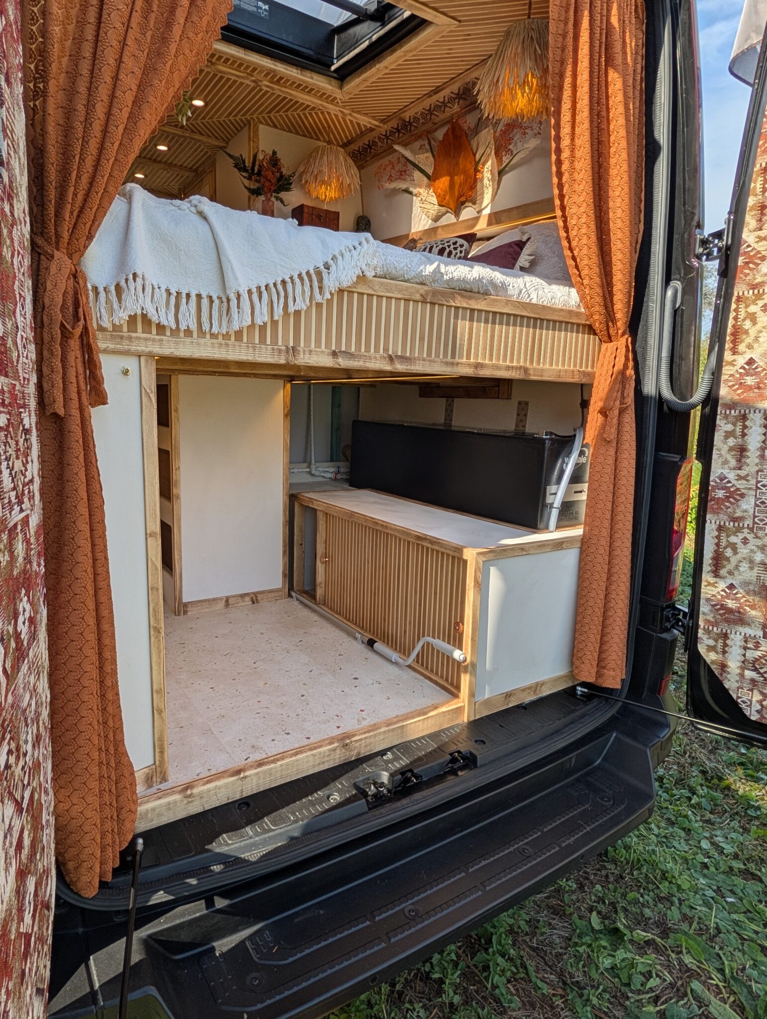 Win Tōnatiuh - The Ultimate 4-Berth Villa on wheels + £2000 cash! - Image 18