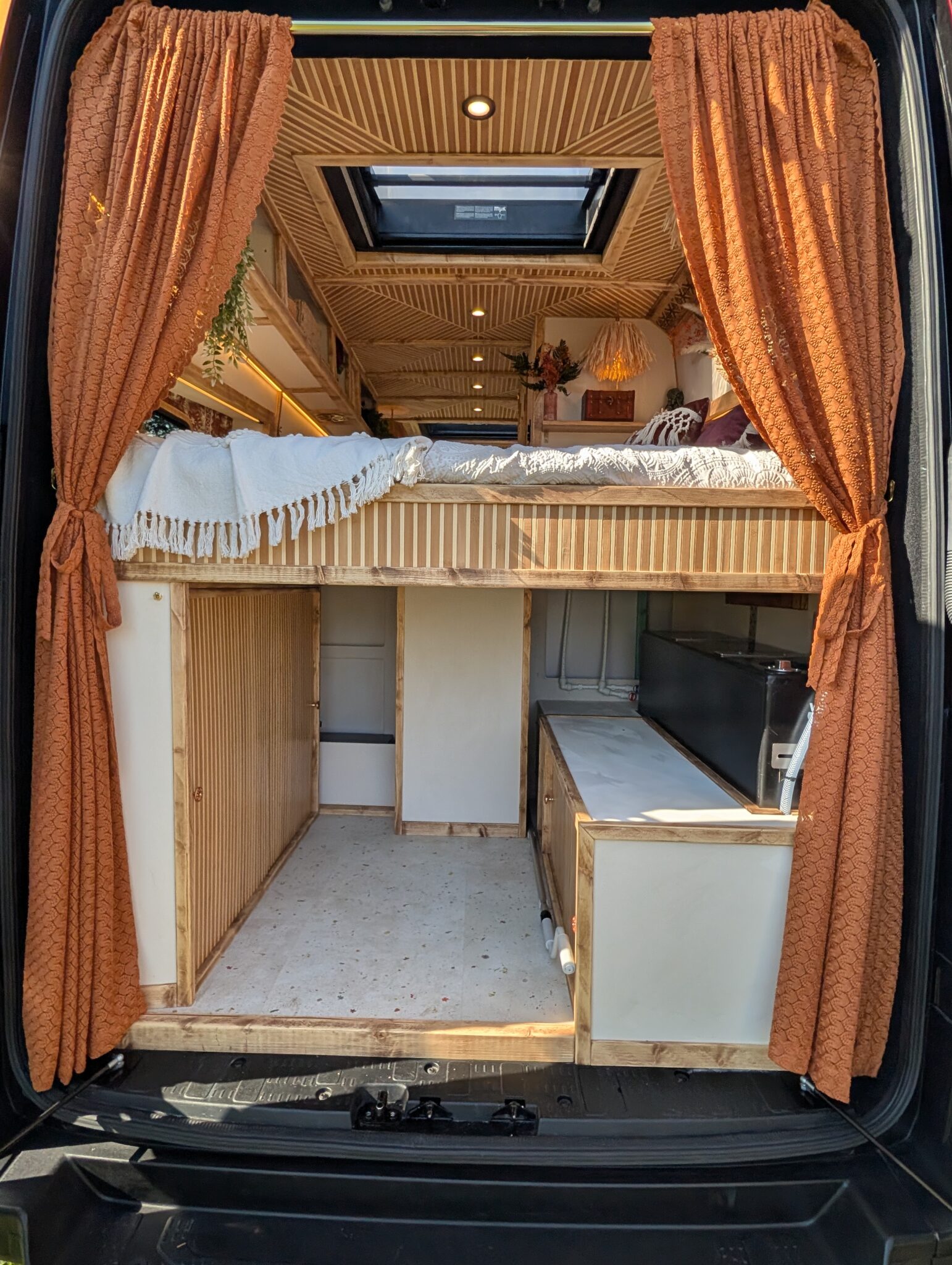 Win Tōnatiuh - The Ultimate 4-Berth Villa on wheels + £2000 cash! - Image 19