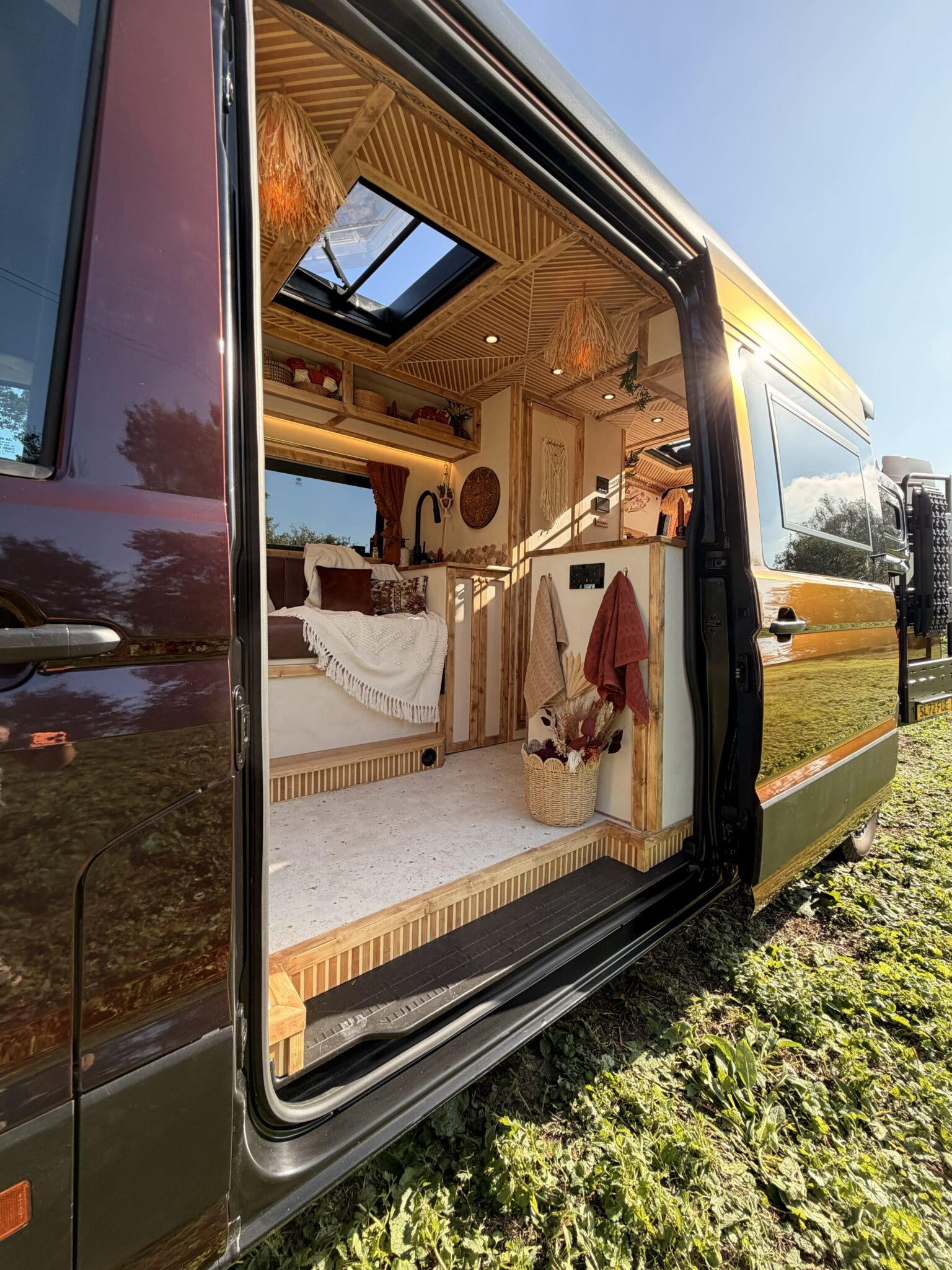 Win Tōnatiuh - The Ultimate 4-Berth Villa on wheels + £2000 cash! - Image 2