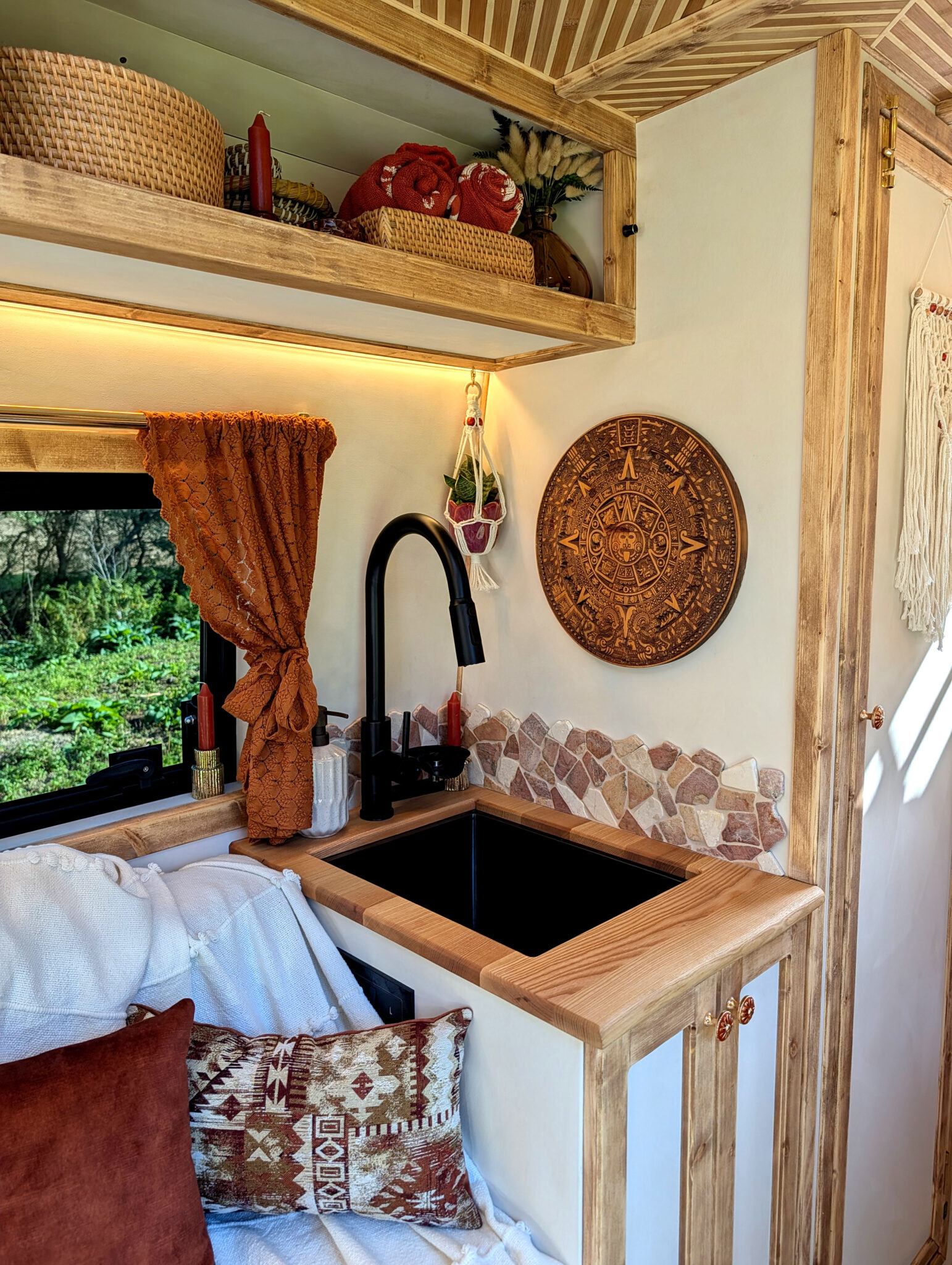Win Tōnatiuh - The Ultimate 4-Berth Villa on wheels + £2000 cash! - Image 4