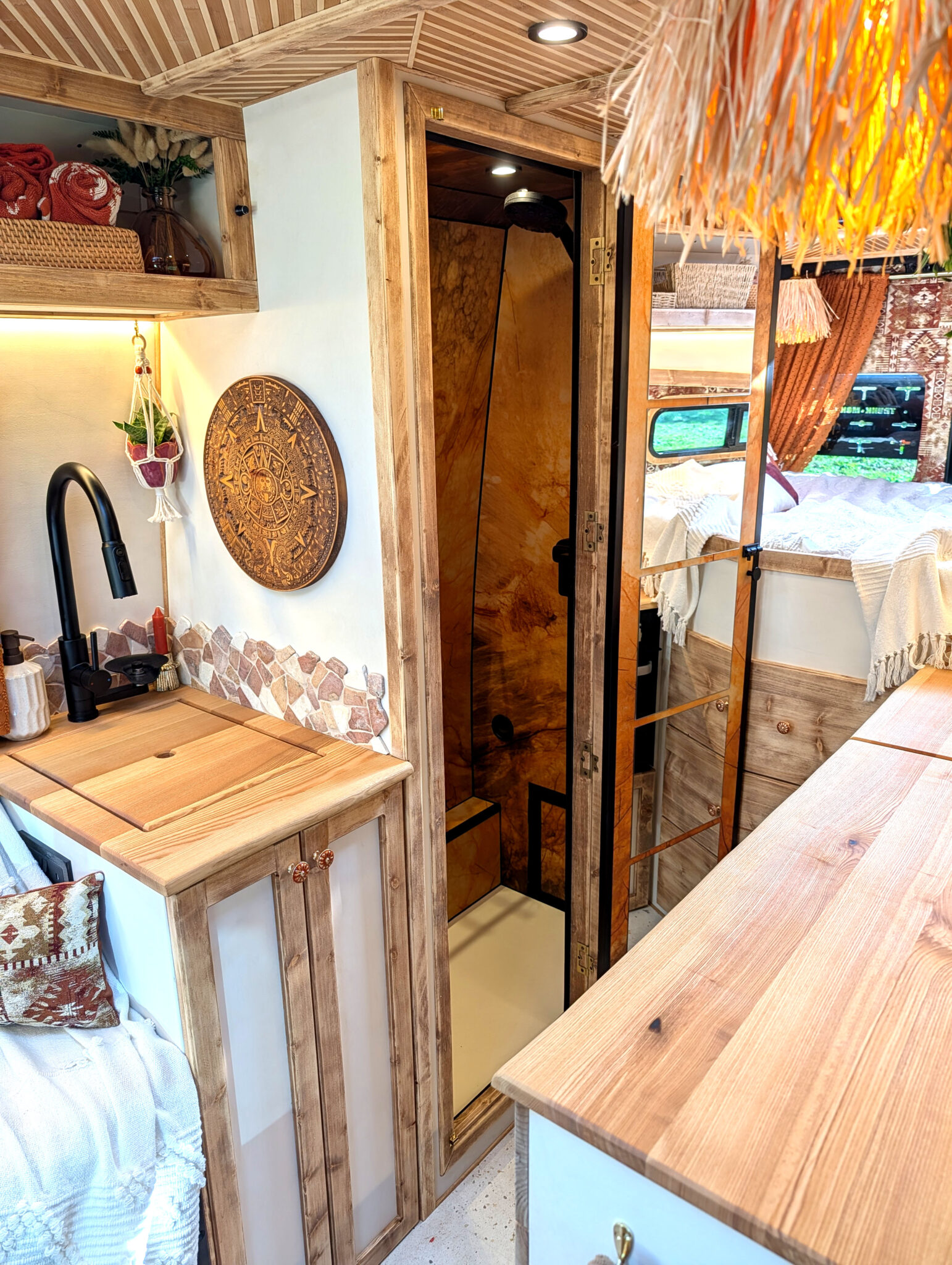 Win Tōnatiuh - The Ultimate 4-Berth Villa on wheels + £2000 cash! - Image 6