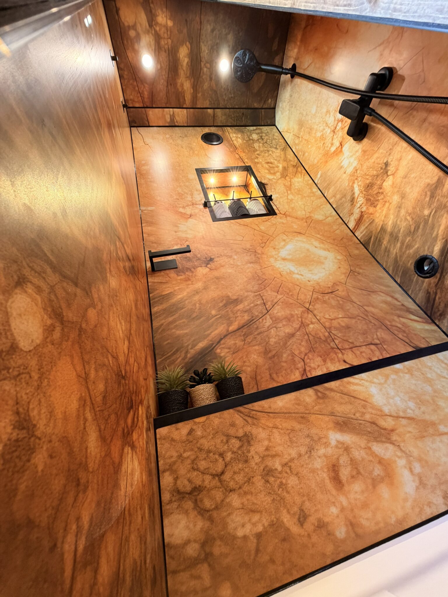 Win Tōnatiuh - The Ultimate 4-Berth Villa on wheels + £2000 cash! - Image 7