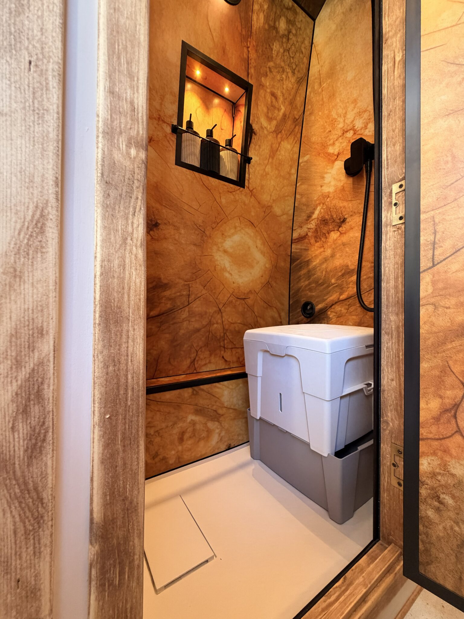 Win Tōnatiuh - The Ultimate 4-Berth Villa on wheels + £2000 cash! - Image 8